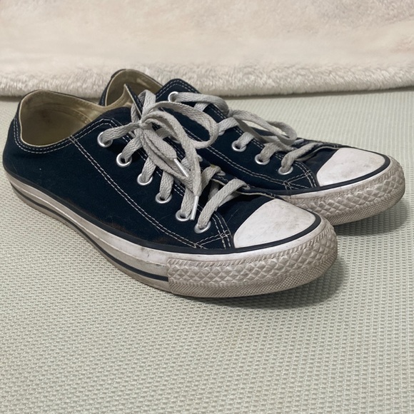 Converse Shoes Used Low Top Converse Chuck Taylors Poshmark